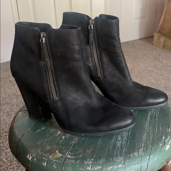 Michael Kors Leather Double Zip Booties. - Picture 6 of 6